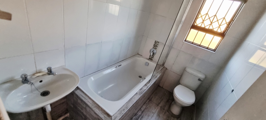 3 Bedroom Property for Sale in Amalinda North Eastern Cape